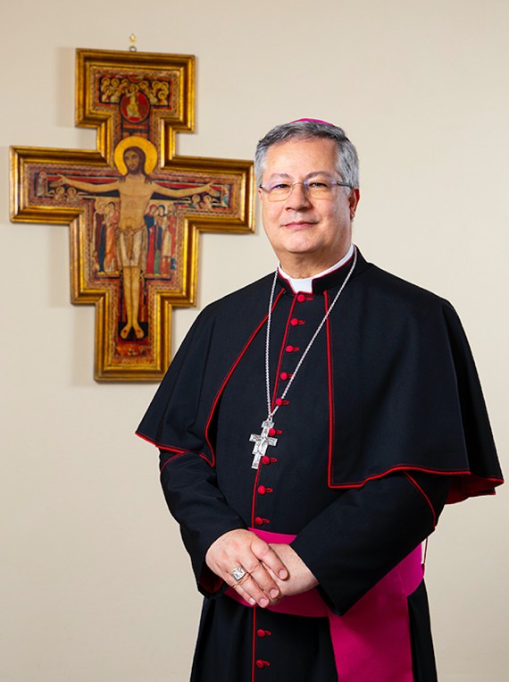 Arcivescovo_Roberto_Carboni